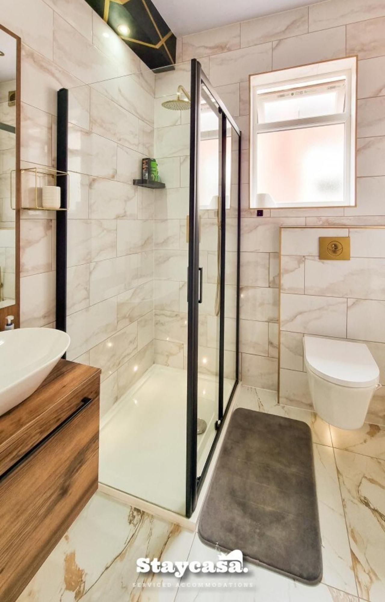 Clarence Co-Living - Private Room Self-Cater Манчестър Екстериор снимка